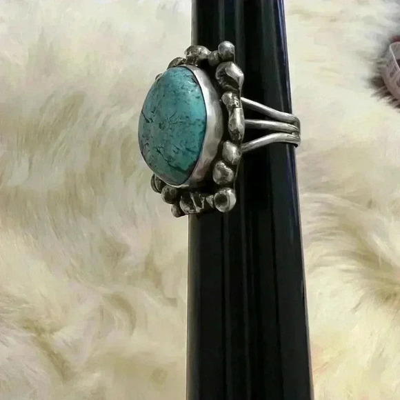 Vintage Turquoise Sterling Silver Ring - Picture 6 of 10